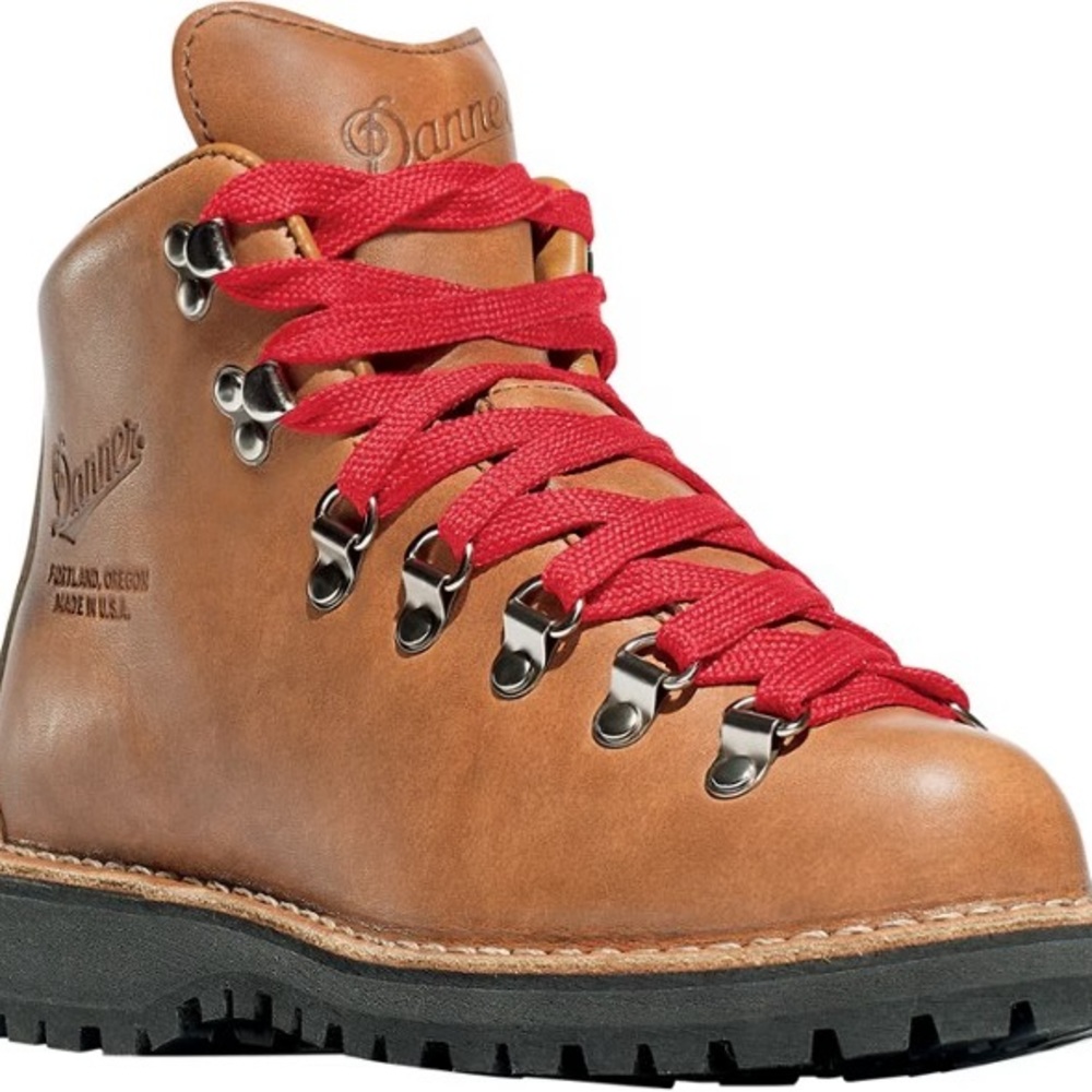 Women’s Danner mountain cascade light hiking boots! Featured in movie ‘WILD.’
